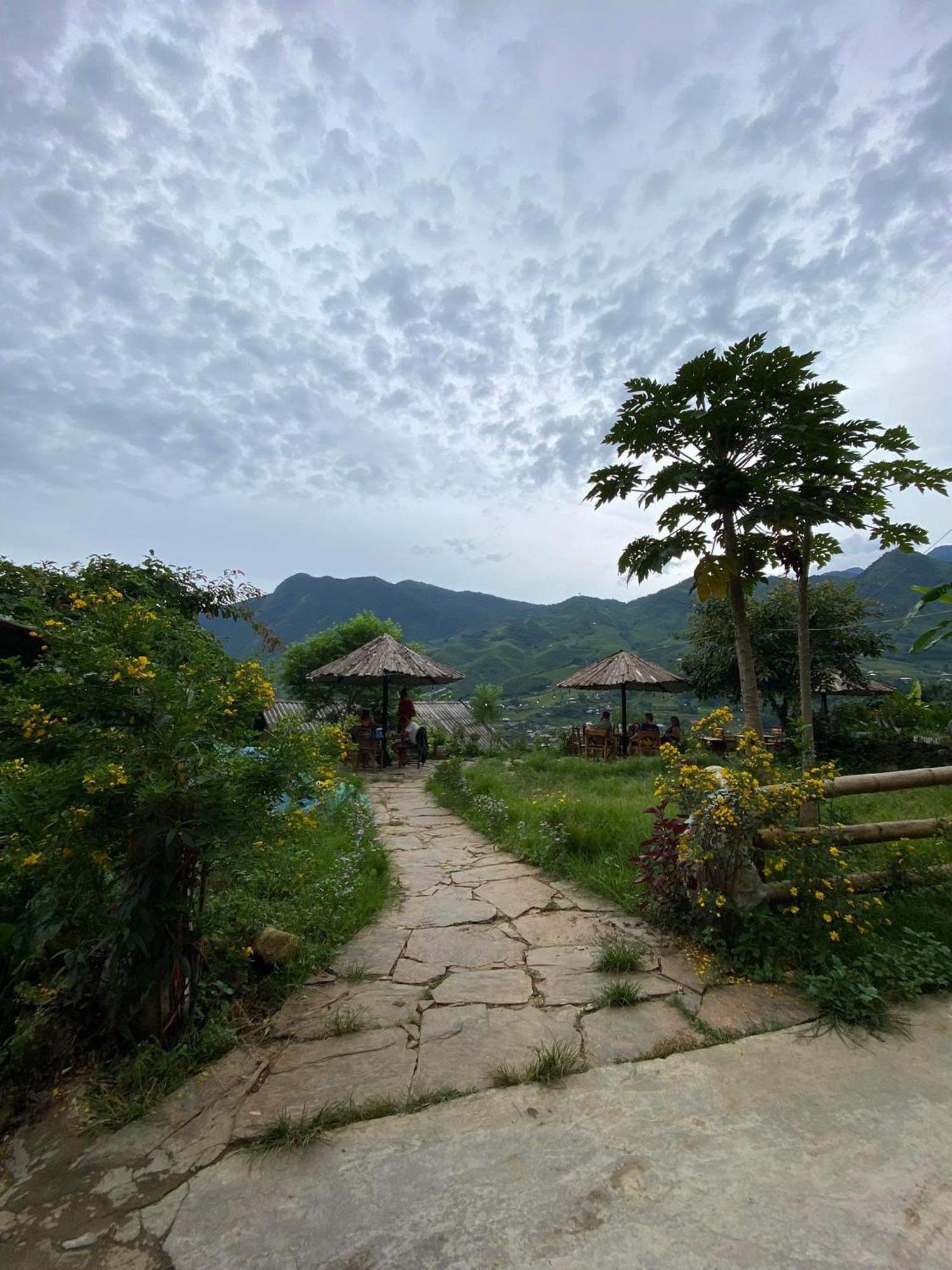 메쿠 앤 지지 사파 홈스테이 외부 사진